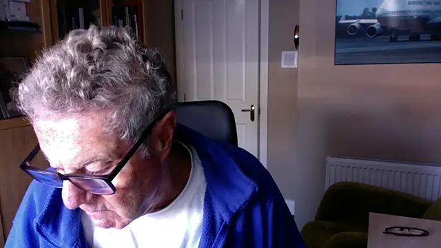 Snapshot of Oldpistolpete chatting on 02-24-25, 09:43 Oldpistolpete online show from 02-24-25, 09:43