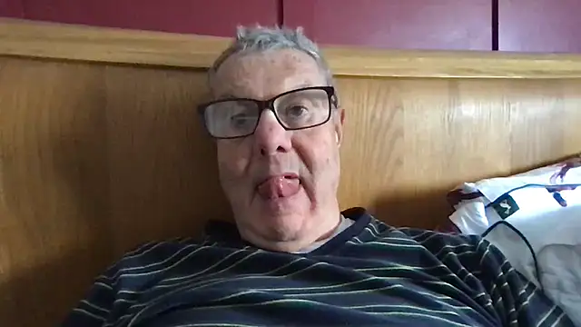 Snapshot of Oldpistolpete chatting on 03-13-25, 09:32 Oldpistolpete online show from 03-13-25, 09:32