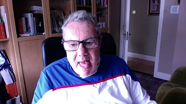 Snapshot of Oldpistolpete chatting on 03-18-25, 10:03 Oldpistolpete online show from 03-18-25, 10:03