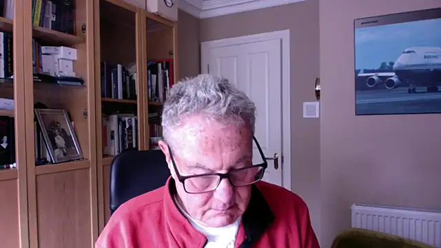 Snapshot of Oldpistolpete chatting on 03-22-25, 04:04 Oldpistolpete online show from 03-22-25, 04:04