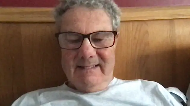 Snapshot of Oldpistolpete chatting on 10-21-25, 09:54 Oldpistolpete online show from 10-21-25, 09:54