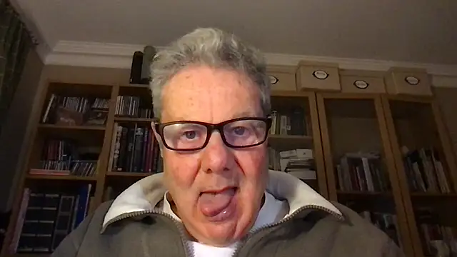 Snapshot of Oldpistolpete chatting on 11-15-25, 10:15 Oldpistolpete online show from 11-15-25, 10:15