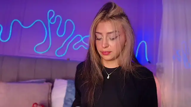 Sofly s online show from 03-27-26, 11:54