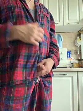 Snapshot of GHsveter chatting on 11-18-25, 08:08 GHsveter online show from 11-18-25, 08:08