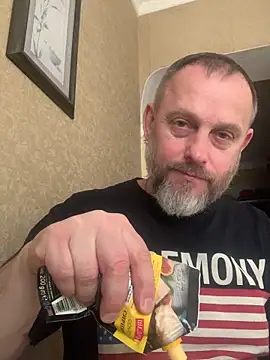 Snapshot of GHsveter chatting on 03-18-26, 10:07 GHsveter online show from 03-18-26, 10:07