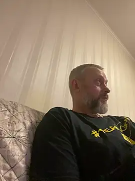 Snapshot of GHsveter chatting on 04-01-26, 04:48 GHsveter online show from 04-01-26, 04:48