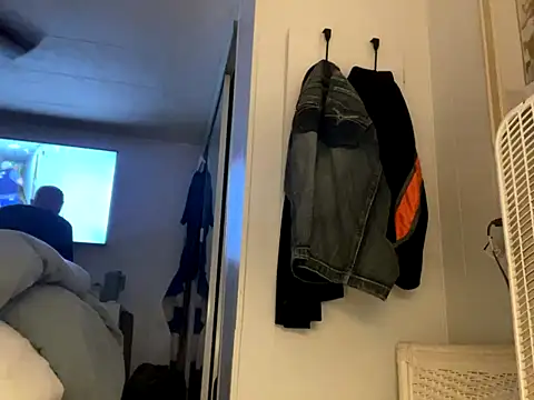 Dval1993 online show from 10-23-25, 05:40