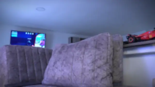 Snapshot of Frank_Farrell chatting on 10-09-25, 07:56 Frank Farrell online show from 10-09-25, 07:56