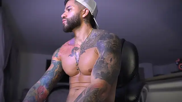 Snapshot of Frank_Farrell chatting on 10-13-25, 06:57 Frank Farrell online show from 10-13-25, 06:57