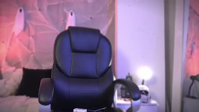 Snapshot of Frank_Farrell chatting on 11-01-25, 12:45 Frank Farrell online show from 11-01-25, 12:45