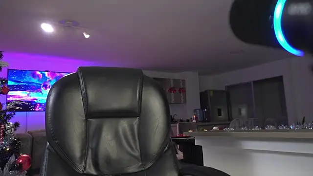 Frank Farrell online show from 12-18-25, 03:56