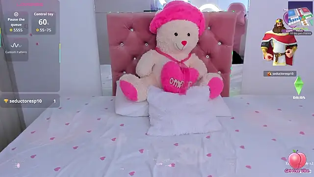 Snapshot of Anamhenao chatting on 10-19-25, 11:55 Anamhenao online show from 10-19-25, 11:55