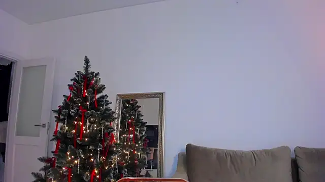 Snapshot of Kossie_ chatting on 12-25-24, 11:22 Kossie online show from 12-25-24, 11:22