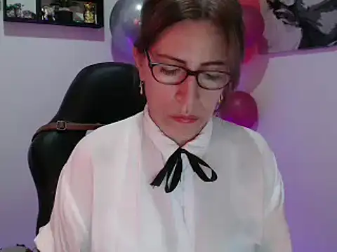 Chayla Ruiz online show from 03-04-25, 09:43