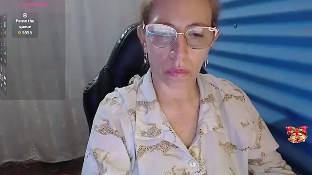 Chayla Ruiz online show from 04-14-26, 11:44