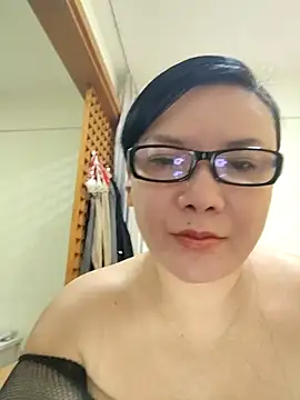 LILYsweetfcup online show from 12-17-25, 12:38