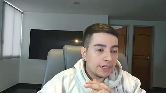 Jhoan saenz online show from 11-11-25, 09:04