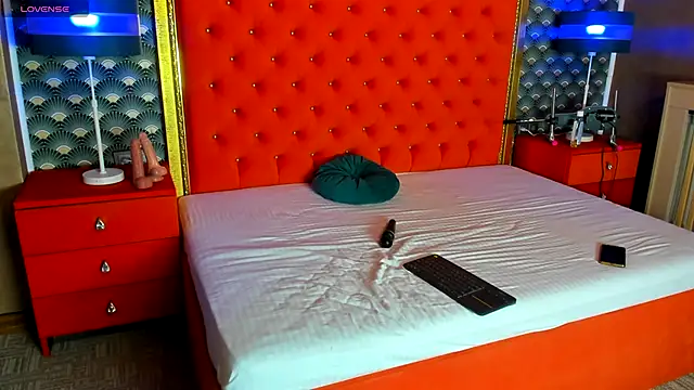 VallerieJones online show from 11-14-25, 05:17