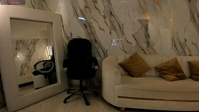 JadeEvansX online show from 11-25-25, 04:40