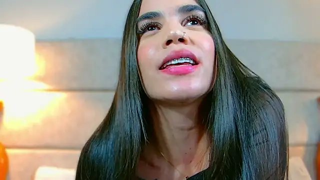 Snapshot of April_Cutee chatting on 01-12-25, 06:59 April Cutee online show from 01-12-25, 06:59