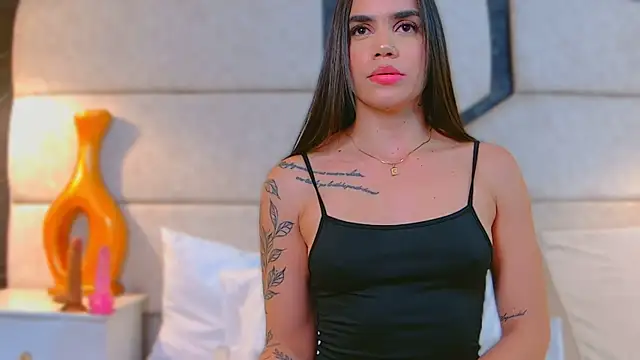 Snapshot of April_Cutee chatting on 02-19-25, 03:05 April Cutee online show from 02-19-25, 03:05