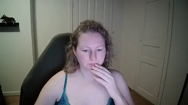 Snapshot of Girlnina-1995 chatting on 12-03-24, 01:21 Girlnina-1995 online show from 12-03-24, 01:21