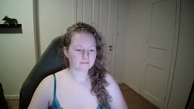 Snapshot of Girlnina-1995 chatting on 12-03-24, 05:01 Girlnina-1995 online show from 12-03-24, 05:01