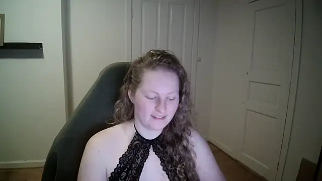 Snapshot of Girlnina-1995 chatting on 02-25-25, 04:00 Girlnina-1995 online show from 02-25-25, 04:00