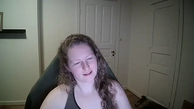 Snapshot of Girlnina-1995 chatting on 03-03-25, 06:44 Girlnina-1995 online show from 03-03-25, 06:44