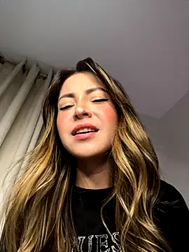 Snapshot of abby1nicolette chatting on 11-15-25, 04:54 abby1nicolette online show from 11-15-25, 04:54