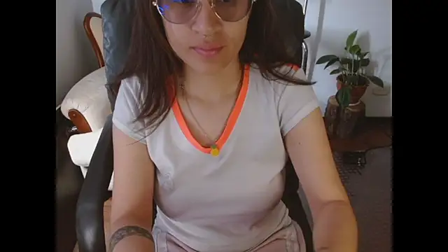 dominica-3 online show from 03-28-26, 04:06