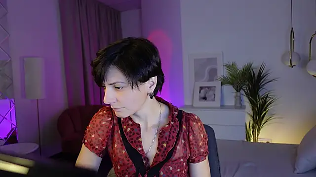 Snapshot of LorenDaze chatting on 11-12-25, 02:06 LorenDaze online show from 11-12-25, 02:06