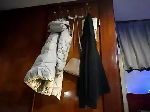 Snapshot of eatmeplease44 chatting on 12-15-24, 08:41 eatmeplease44 online show from 12-15-24, 08:41