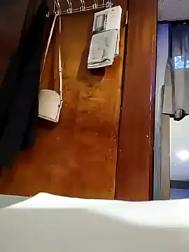 Snapshot of eatmeplease44 chatting on 01-18-25, 05:37 eatmeplease44 online show from 01-18-25, 05:37