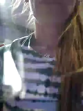 Snapshot of eatmeplease44 chatting on 03-11-25, 06:21 eatmeplease44 online show from 03-11-25, 06:21