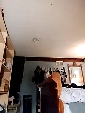 Snapshot of eatmeplease44 chatting on 10-22-25, 06:29 eatmeplease44 online show from 10-22-25, 06:29