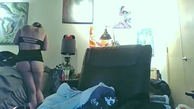 Snapshot of eatmeplease44 chatting on 11-08-25, 05:45 eatmeplease44 online show from 11-08-25, 05:45