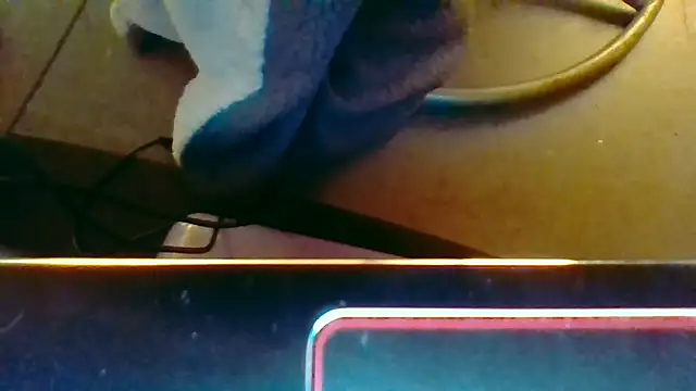 Snapshot of eatmeplease44 chatting on 11-13-25, 01:04 eatmeplease44 online show from 11-13-25, 01:04