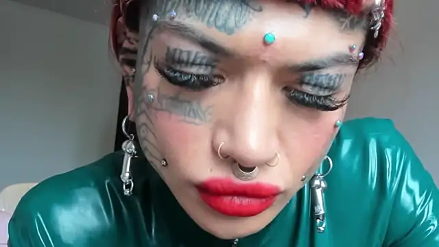 Snapshot of tamarapervert chatting on 10-12-25, 02:05 tamarapervert online show from 10-12-25, 02:05