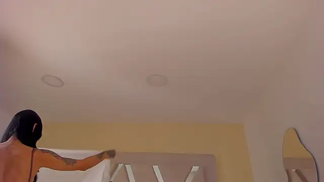 malejabenzz online show from 10-20-25, 07:36