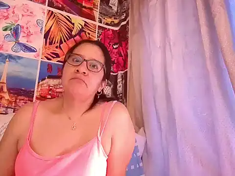 Snapshot of lucianarubi chatting on 12-16-25, 03:39 lucianarubi online show from 12-16-25, 03:39