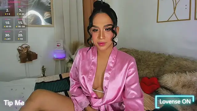 Snapshot of ClassyEllice chatting on 11-06-25, 10:32 ClassyEllice online show from 11-06-25, 10:32