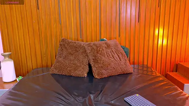 SilvanaCapelli online show from 11-12-25, 08:30