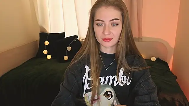 Adelyna Bird online show from 12-02-25, 07:36