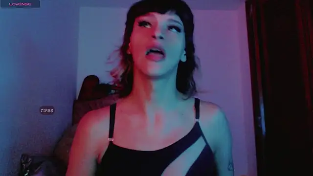 Summer XO online show from 12-20-24, 03:14