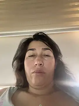 Snapshot of andreaisis2 chatting on 02-19-25, 05:16 andreaisis2 online show from 02-19-25, 05:16