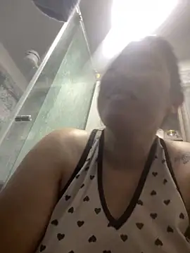 Snapshot of andreaisis2 chatting on 03-17-25, 04:43 andreaisis2 online show from 03-17-25, 04:43