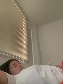 Snapshot of andreaisis2 chatting on 03-19-25, 05:39 andreaisis2 online show from 03-19-25, 05:39