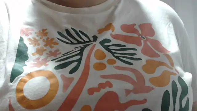 Snapshot of andreaisis2 chatting on 10-18-25, 02:03 andreaisis2 online show from 10-18-25, 02:03