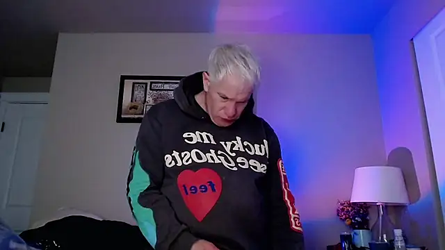 Snapshot of Snarfle82 chatting on 11-30-25, 08:24 Snarfle82 online show from 11-30-25, 08:24